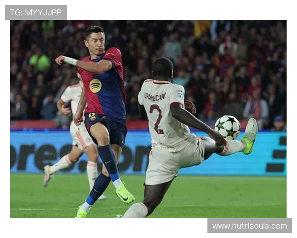 欧冠14决赛巴萨马竞裁判科瓦奇执法